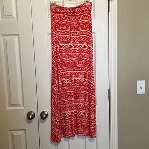 Charlotte Russe Coral and Cream Patterned Maxi Skirt